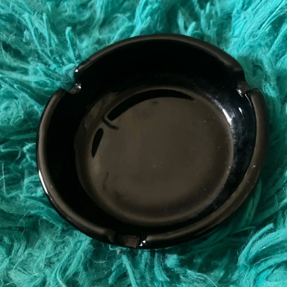 Black Glass Ashtray Vintage Smoking Collectible 4 1/2 Inches Across - Picture 1 of 4